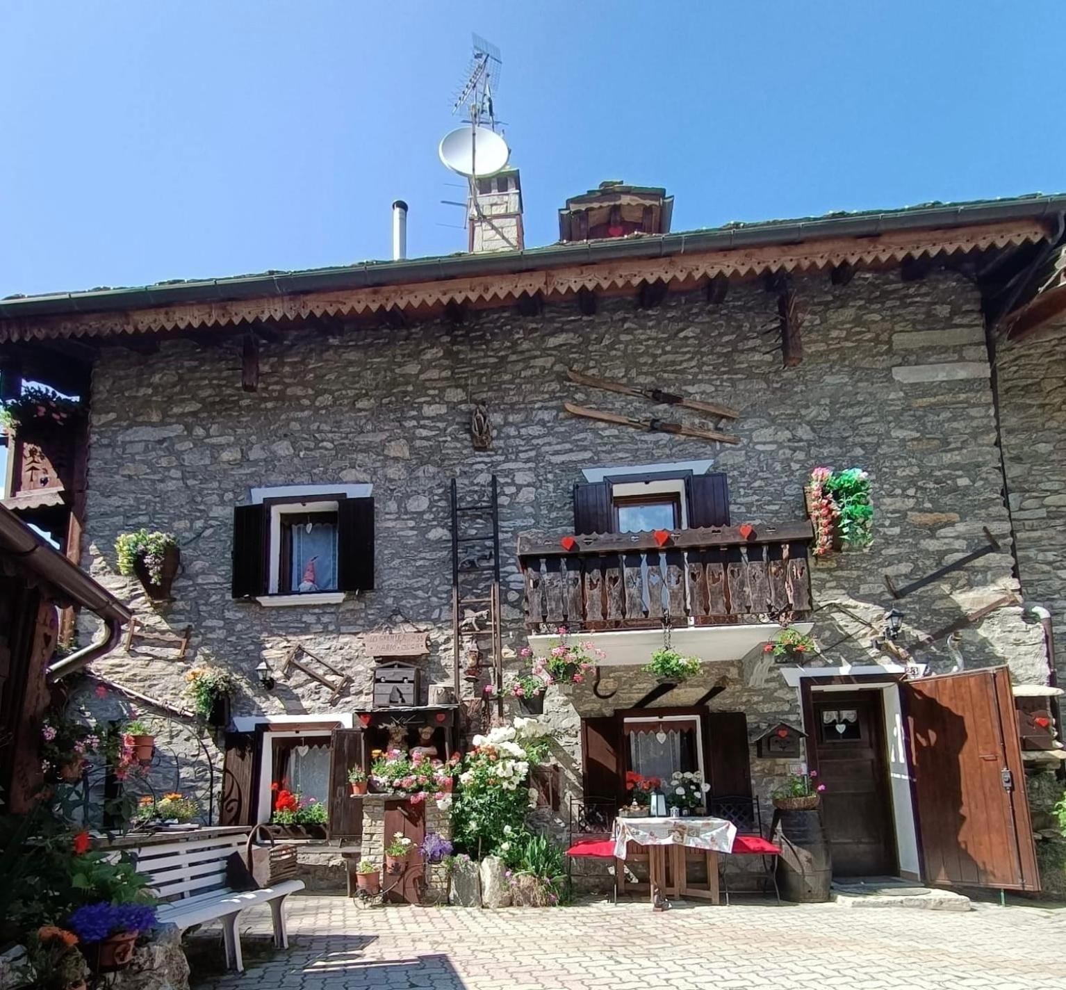 Ferienwohnung Le Grenier de Olga e Mario Pré-Saint-Didier Exterior foto