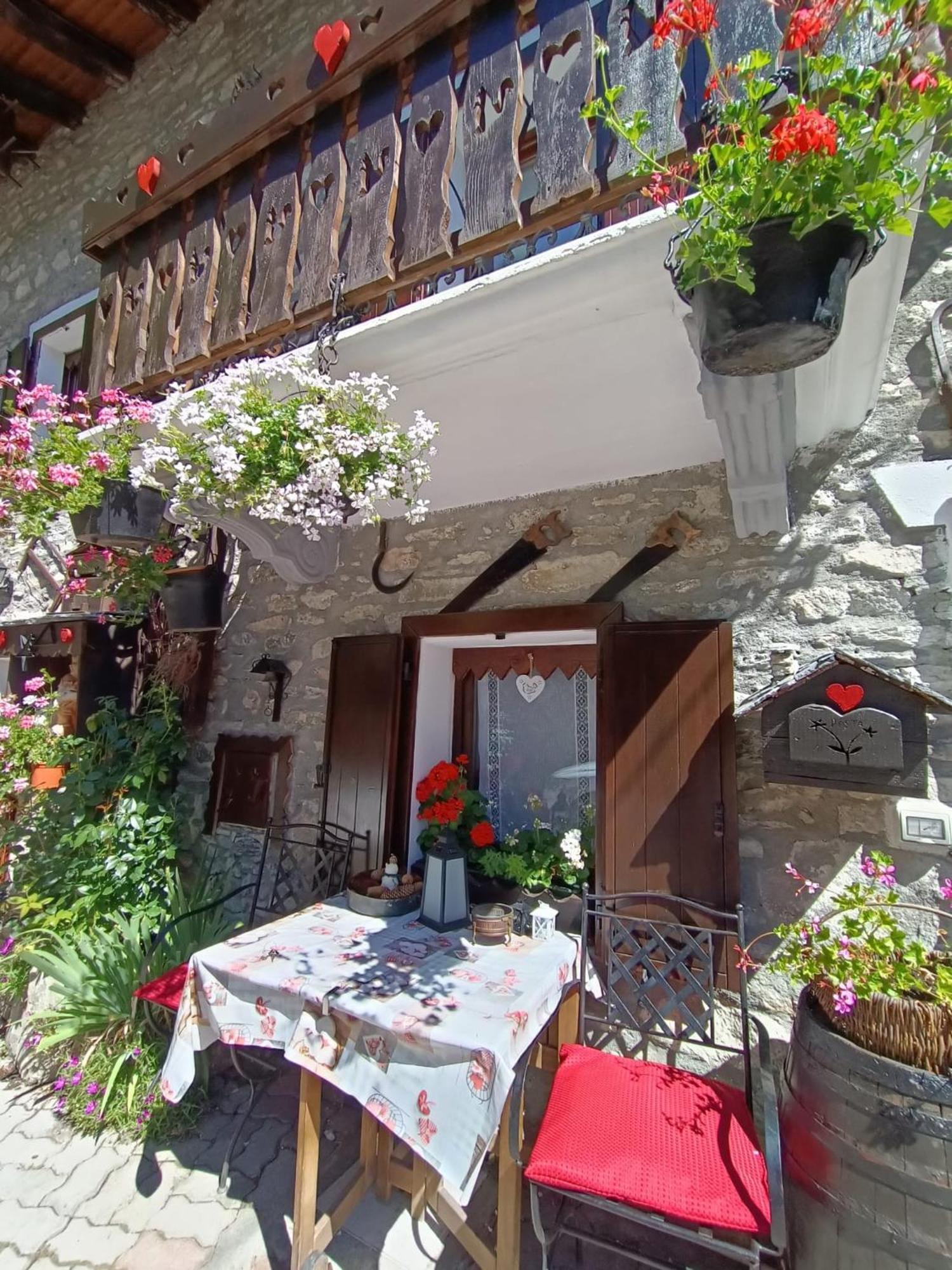 Ferienwohnung Le Grenier de Olga e Mario Pré-Saint-Didier Exterior foto
